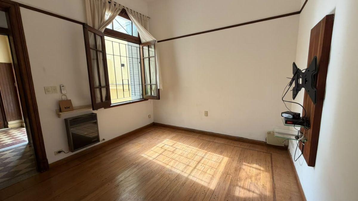 Foto de ALQUILER Hermoso PH de 3 ambientes con cocina y patio en Palermo, imagen 1