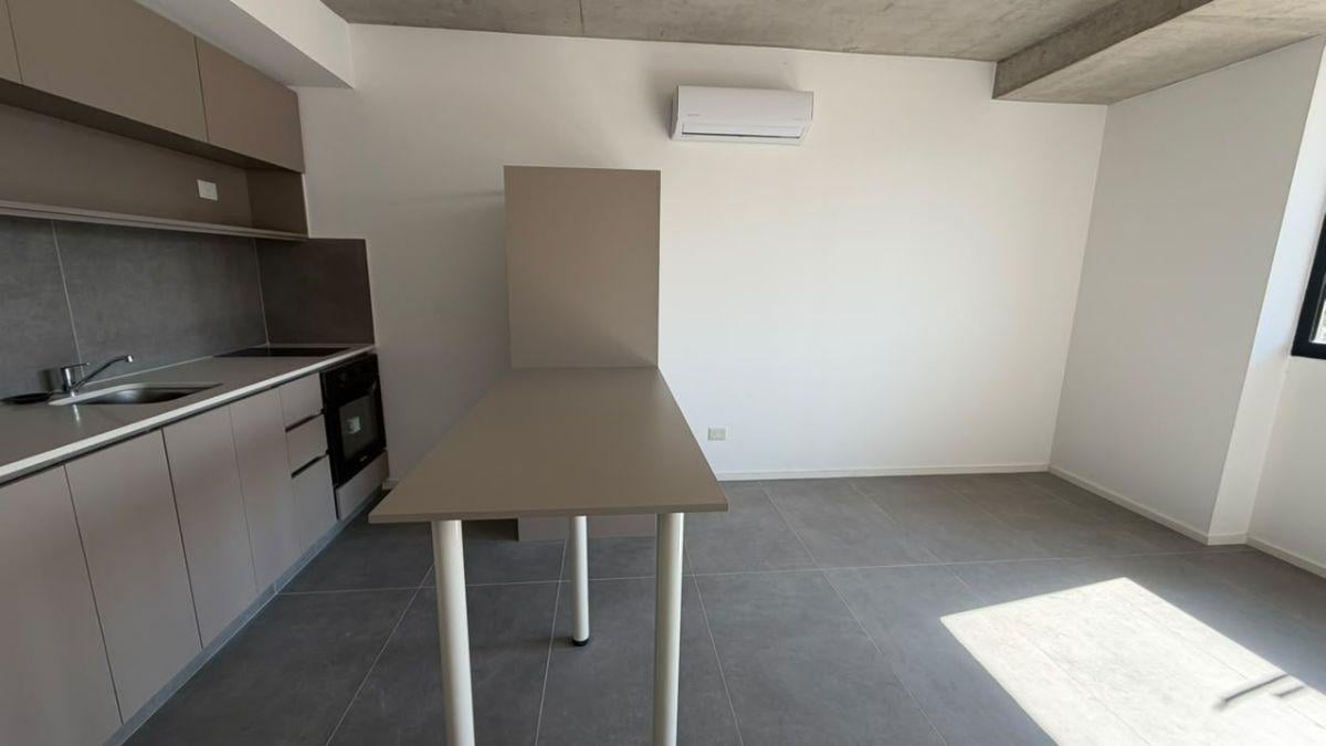 Foto de VENTA Monoambiente al frente con balcón en Núñez, imagen 5