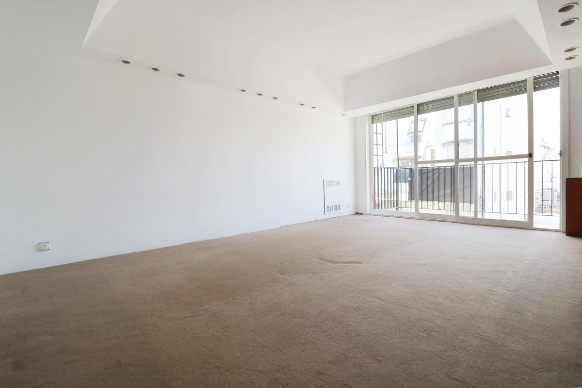 Retasado! Venta de Importante Piso 4 Dorm. Luz y Sol C/cochera Recoleta 3
