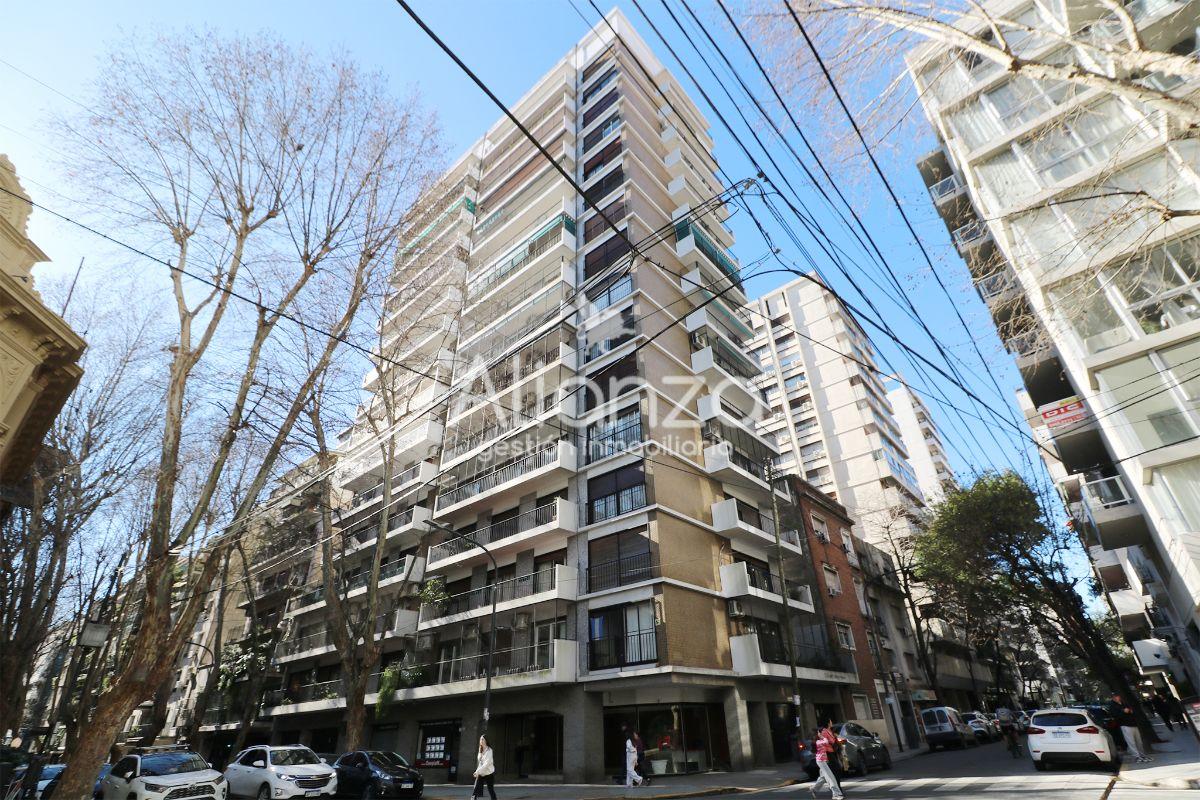 Foto de VENTA - TRES AMBIENTES CON COCHERA MUY LUMINOSO, PISO ALTO - BELGRANO, imagen 1