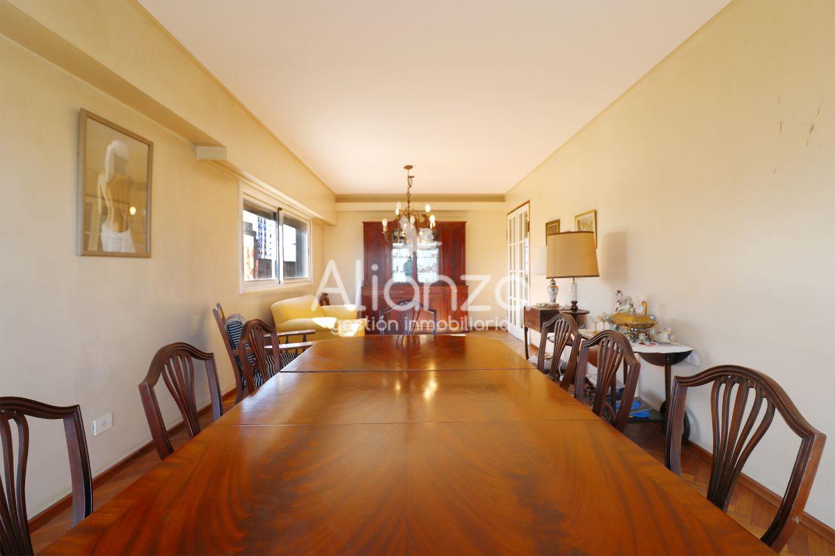 Foto de VENTA - TRES AMBIENTES CON COCHERA MUY LUMINOSO, PISO ALTO - BELGRANO, imagen 3