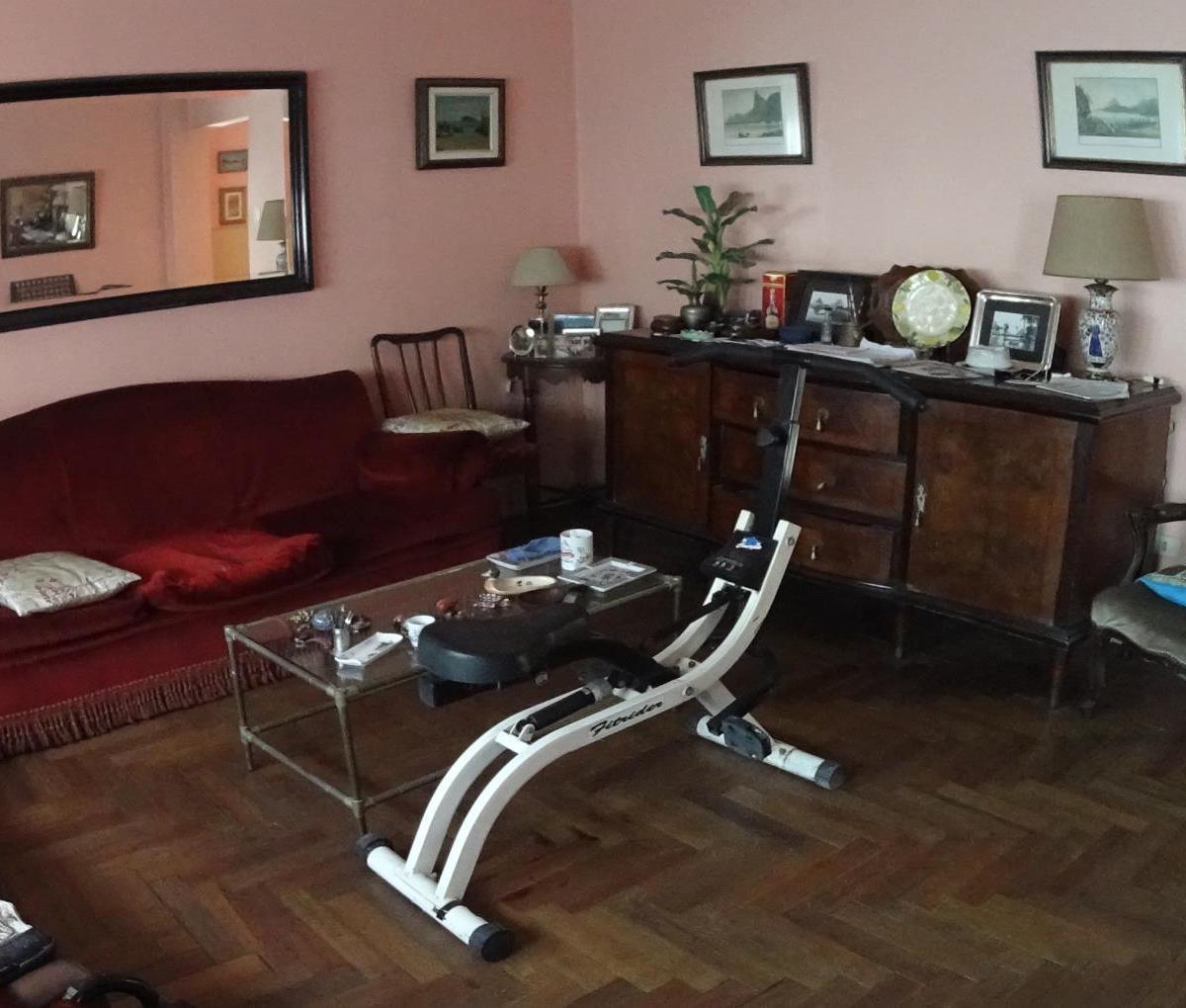 Casa de 6 Ambientes en Venta en Parque Centenario 2
