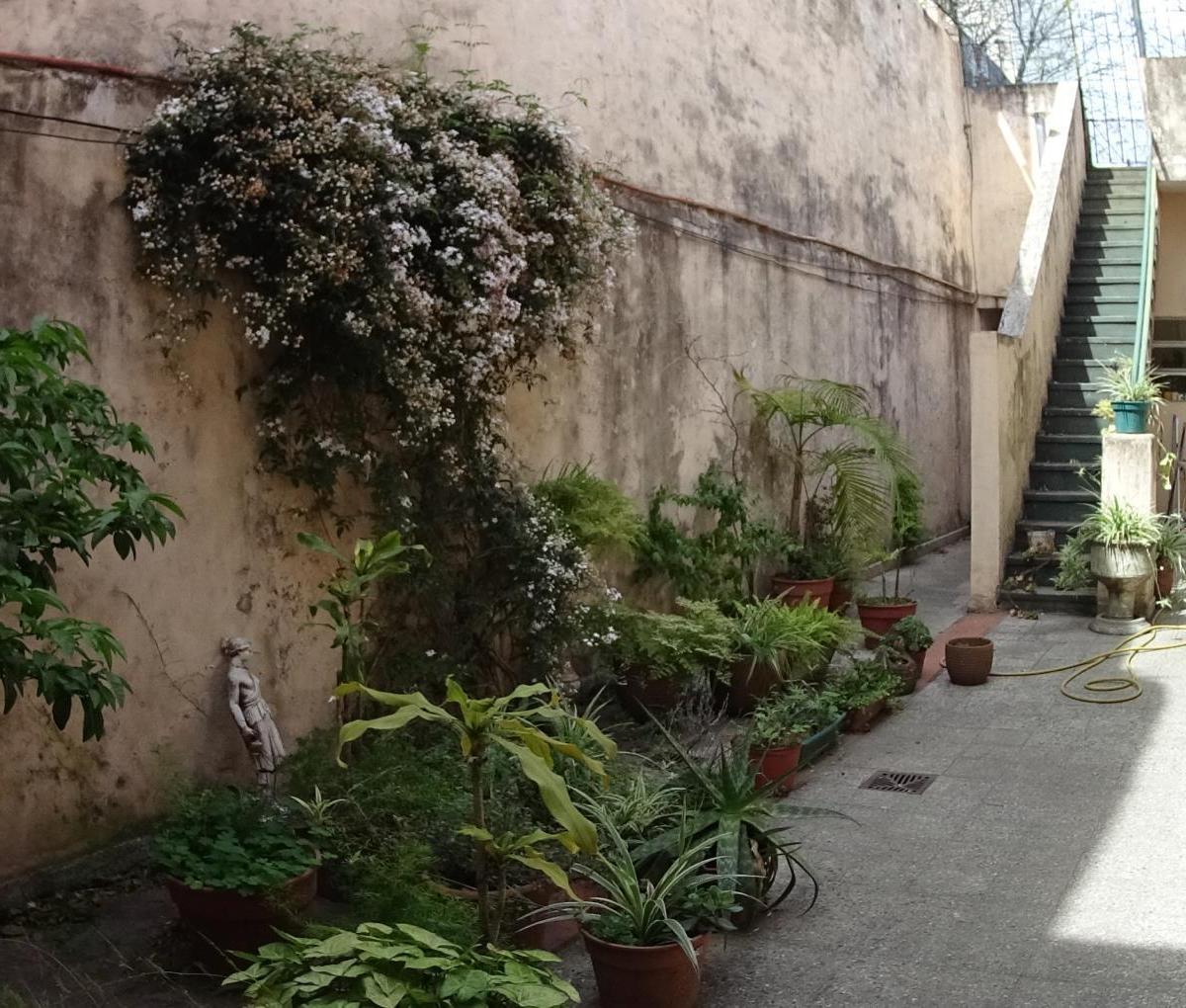 Casa de 6 Ambientes en Venta en Parque Centenario 5
