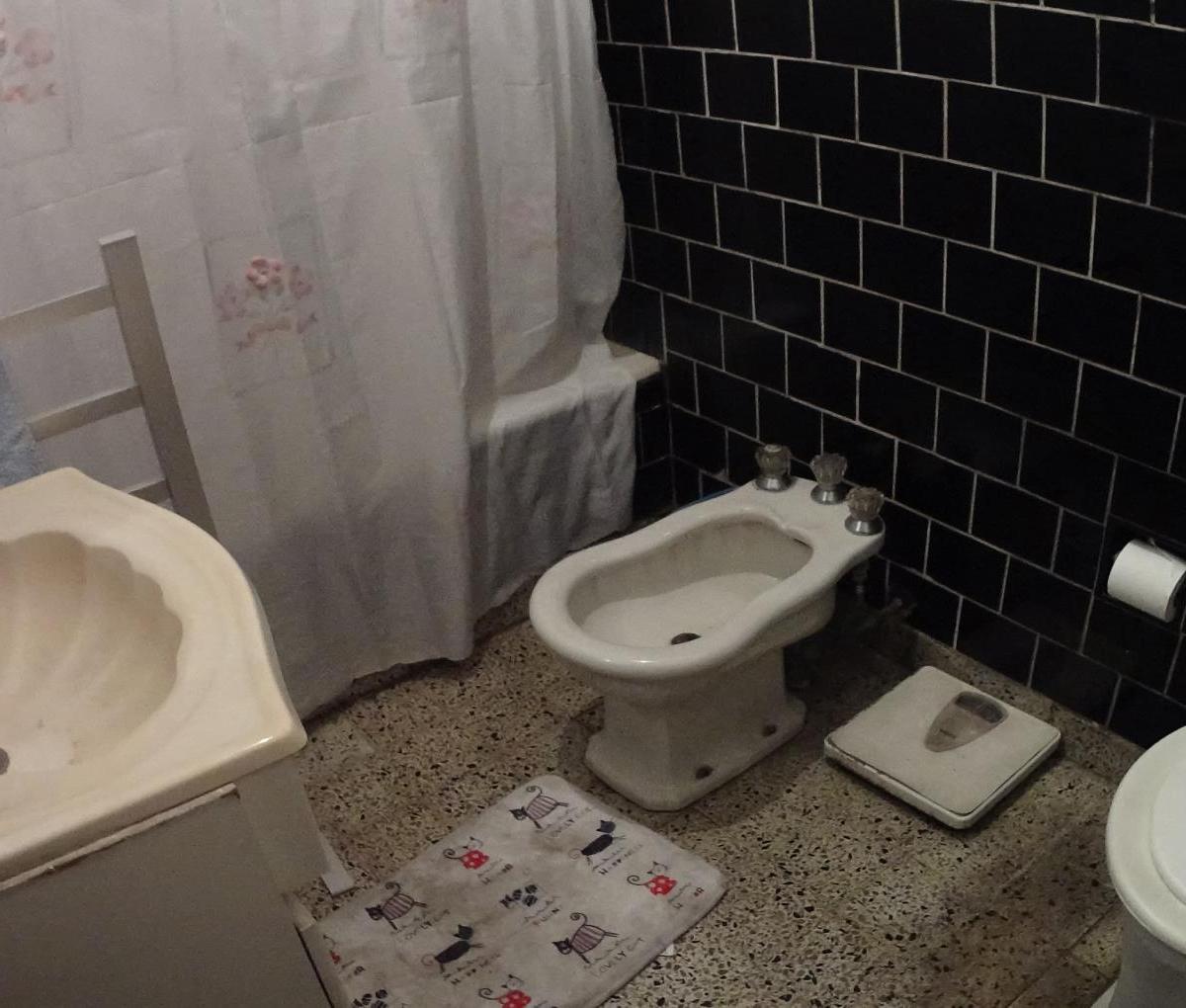 Casa de 6 Ambientes en Venta en Parque Centenario 4