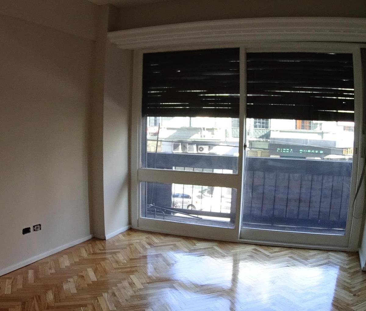 Foto de Departamento de 4 ambientes en Venta en Almagro, imagen 3