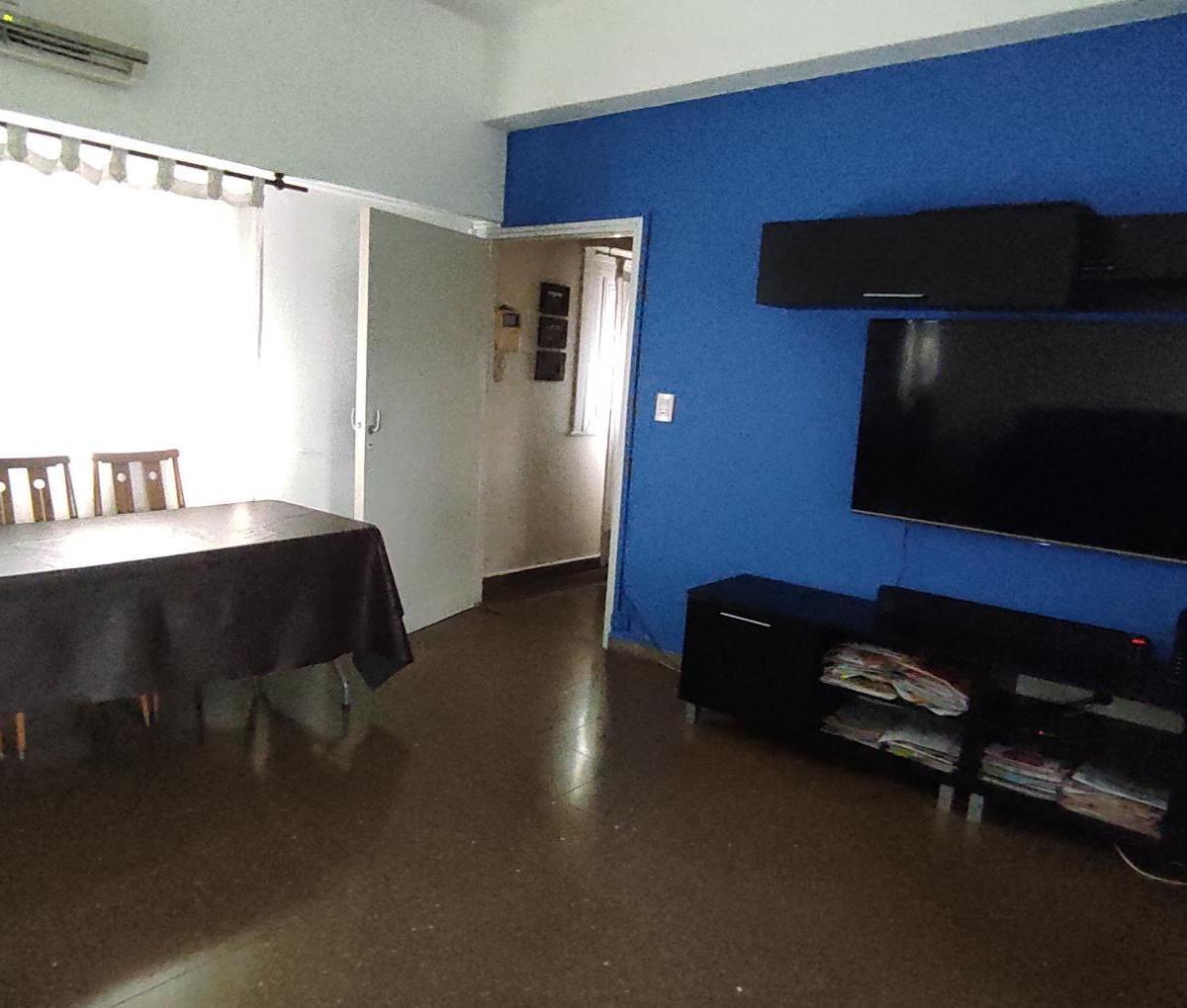 Depto. Tipo Casa de 6 Ambientes en Venta en Almagro 3