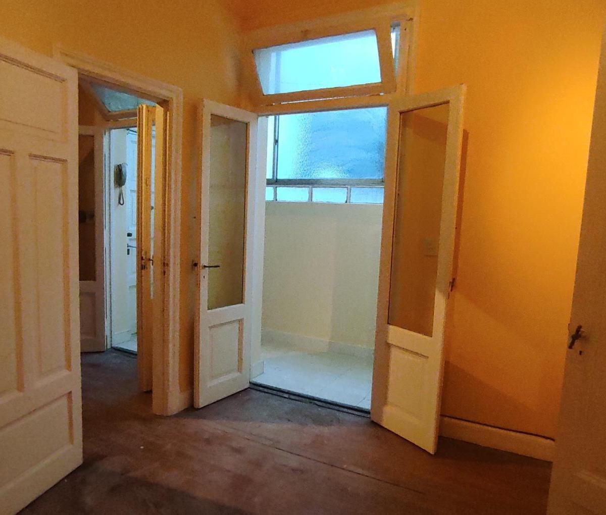 Foto de Departamento de 3 ambientes en Venta en Balvanera, imagen 2