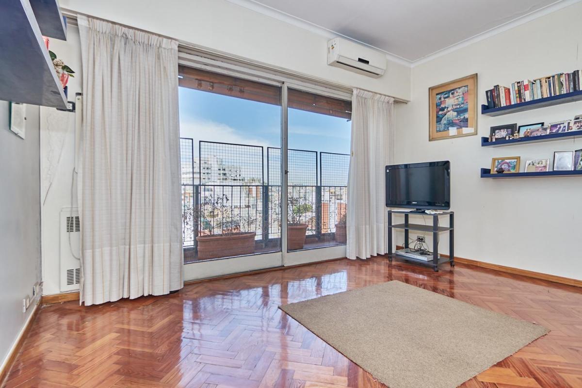 Departamento de 5 Ambientes en Venta en Parque Centenario 4