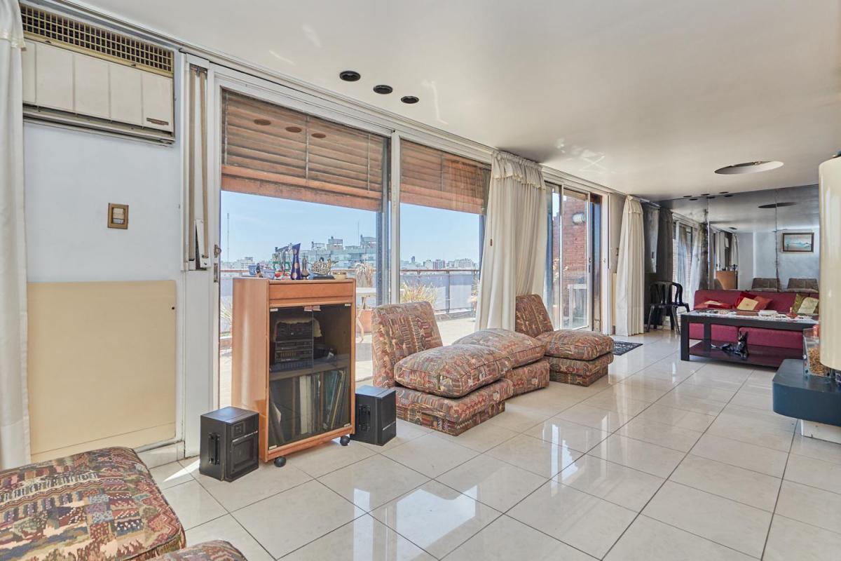 Departamento de 5 Ambientes en Venta en Caballito 3