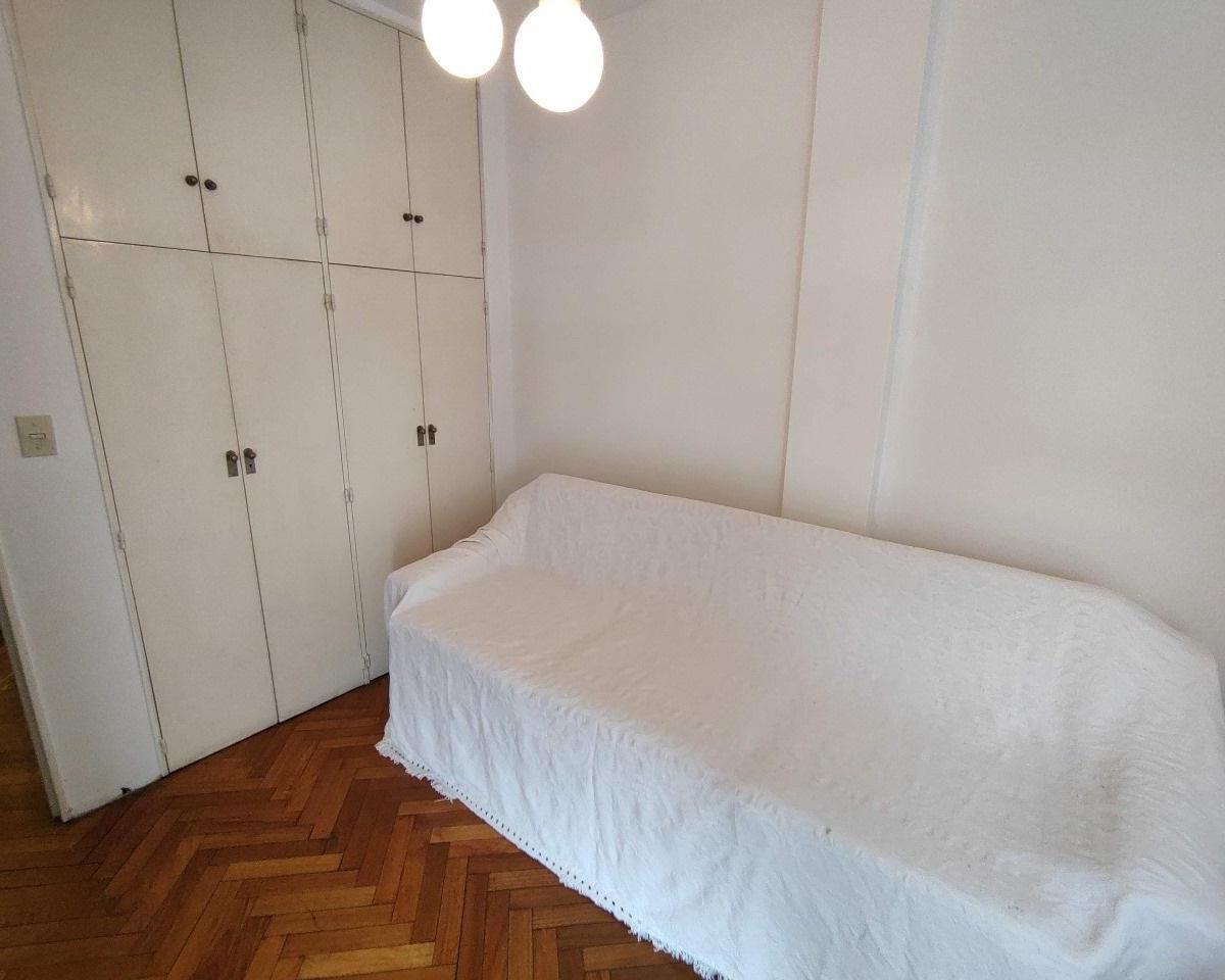 Departamento de 5 Ambientes en Venta en Parque Centenario 2