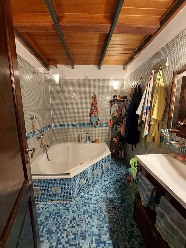 Depto. Tipo Casa de 6 Ambientes en Venta en Almagro 3