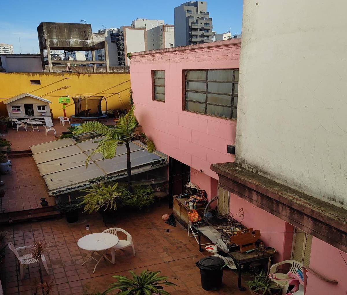 Casa de 8 Ambientes en Venta en Almagro 2