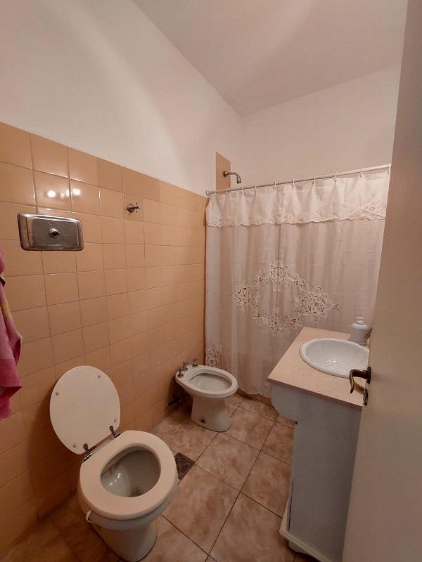 Depto. Tipo Casa de 3 Ambientes en Venta en Floresta 2