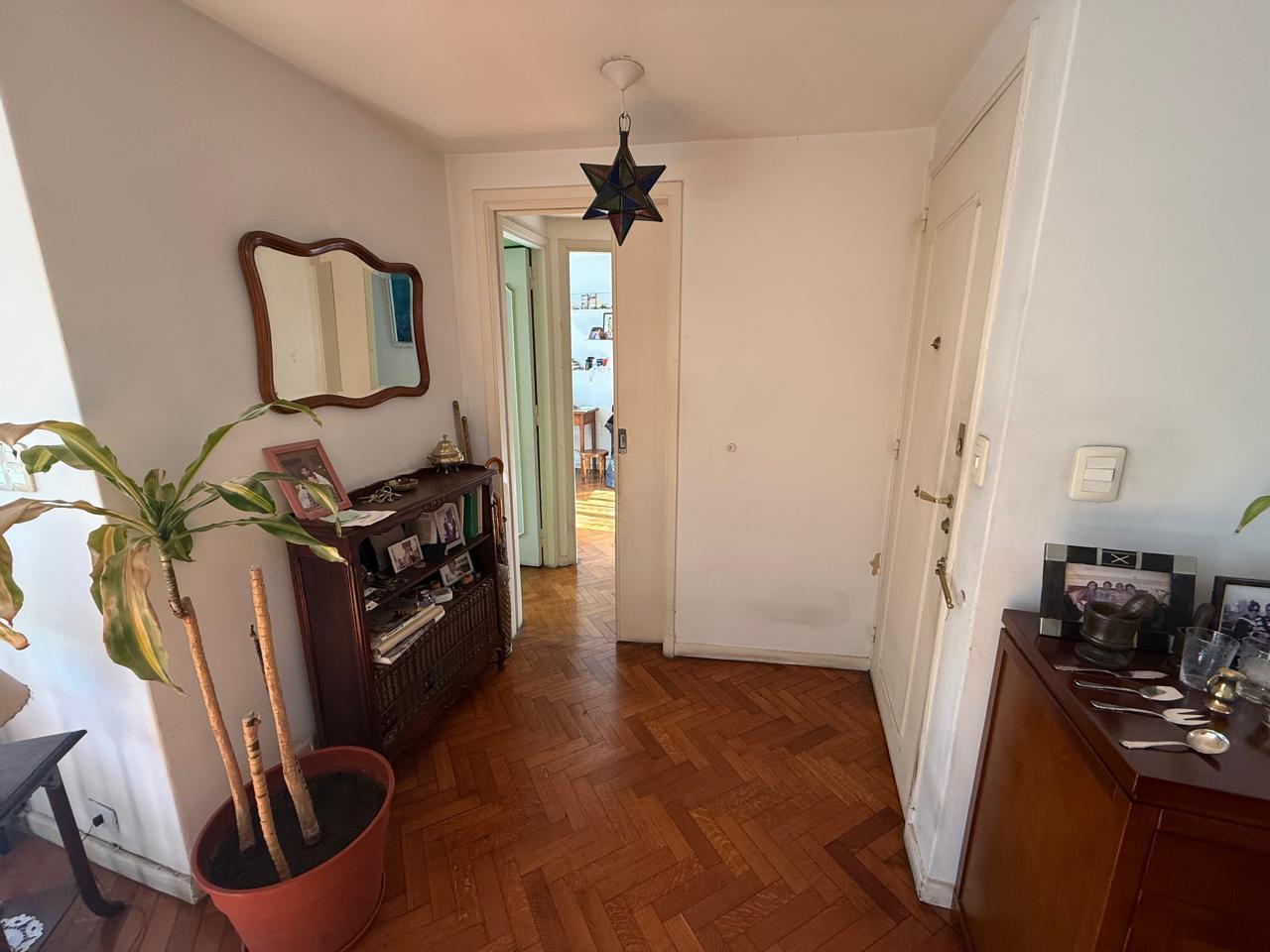 Foto de Departamento de 4 ambientes en Venta en Recoleta, imagen 2