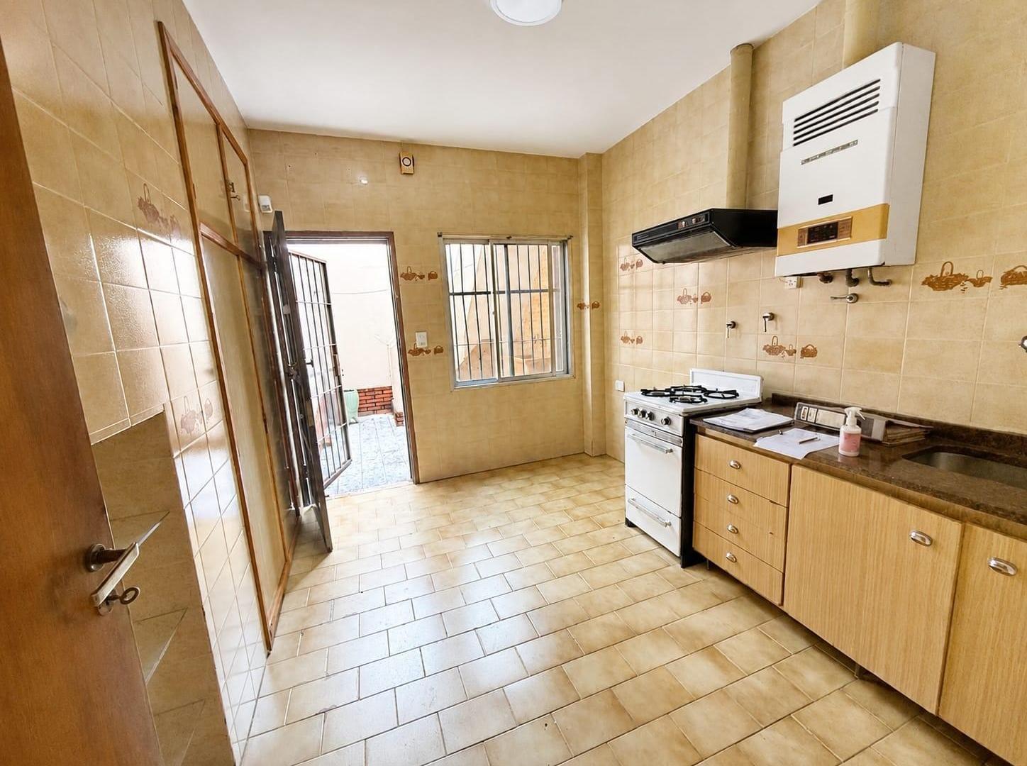 Foto de Depto.tipo casa de 3 ambientes en Venta en Flores, imagen 3