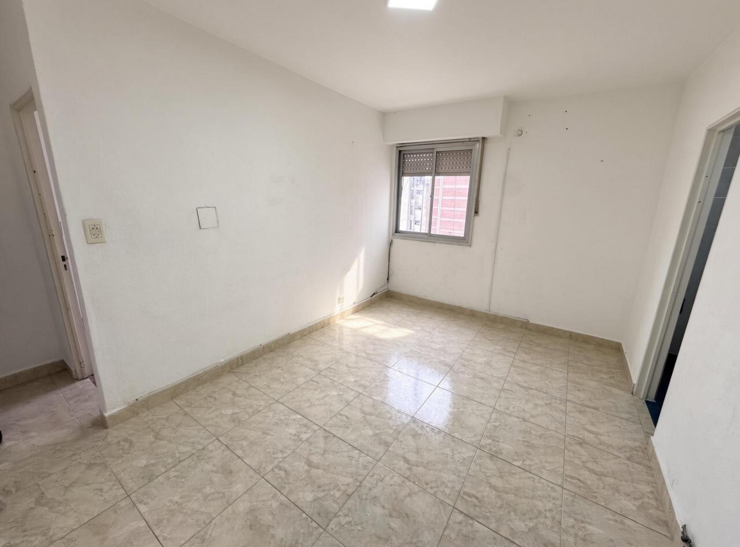 Foto de Departamento de 2 ambientes en Venta en Balvanera, imagen 2
