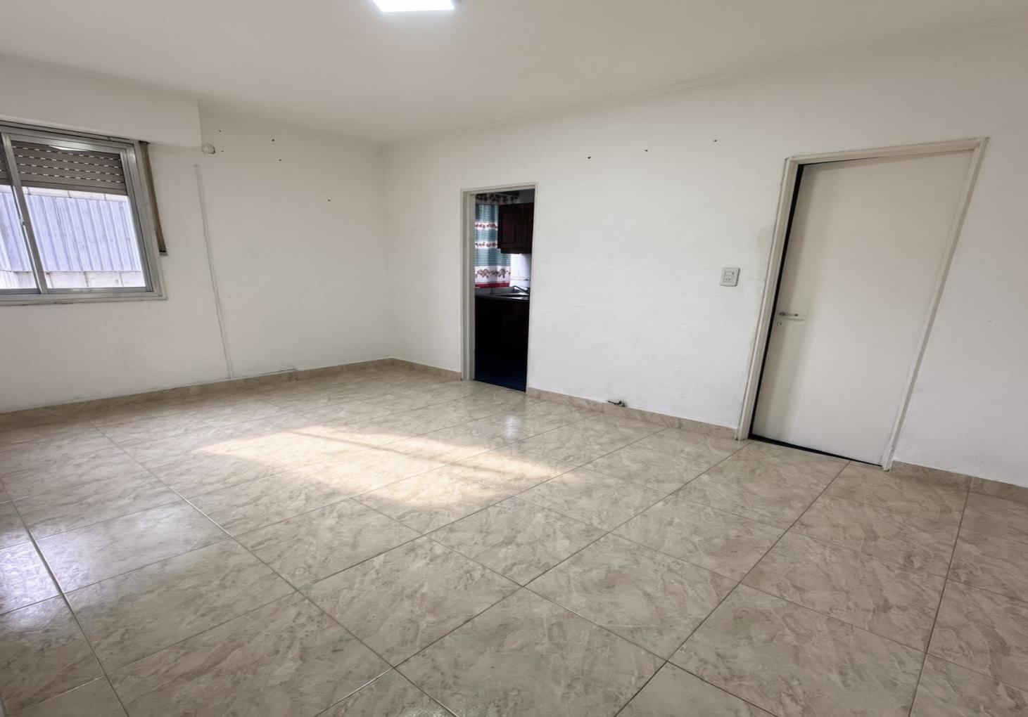 Foto de Departamento de 2 ambientes en Venta en Balvanera, imagen 3