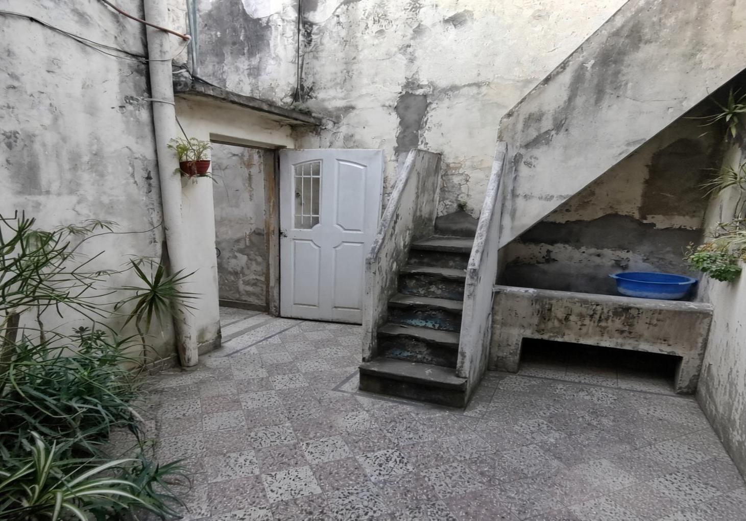 Foto de Depto.tipo casa de 4 ambientes en Venta en Paternal, imagen 2
