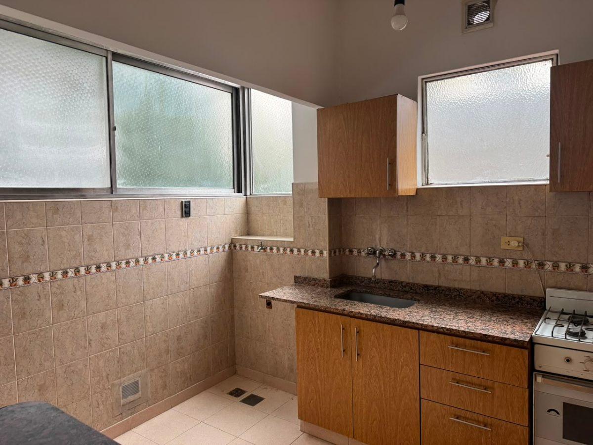 Foto de Depto.tipo casa de 2 ambientes en Venta en Parque centenario, imagen 2