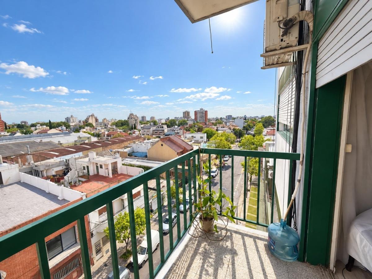 Foto de Departamento de 2 ambientes en Venta en Floresta, imagen 1