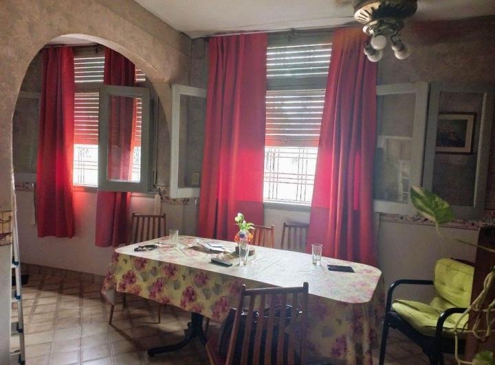 CASA CON TERRAZA Y QUINCHO EN VENTA. MATADEROS 5