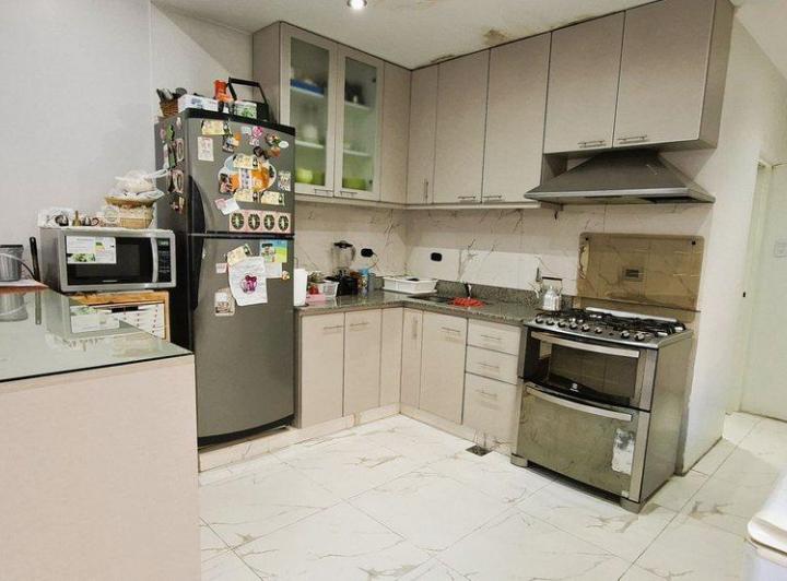 CASA 7 AMB. COCHERA. PATIO C/PARRILLA EN VENTA 5