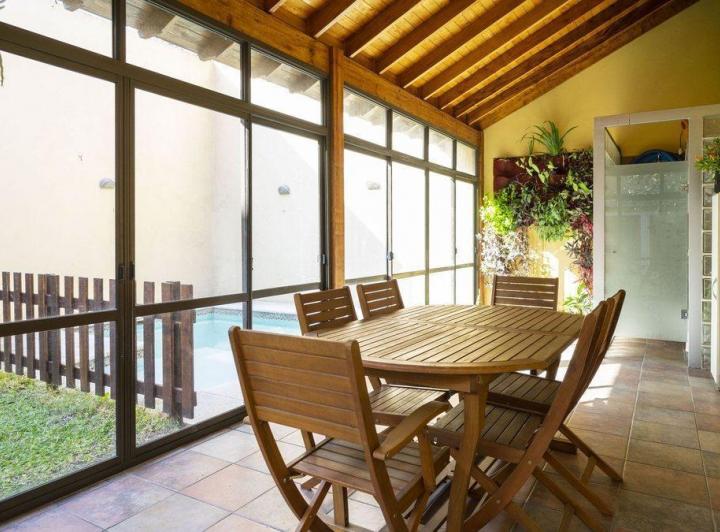 VENTA CASA C/JARDIN, PILETA Y QUINCHO V DEL PARQUE 4