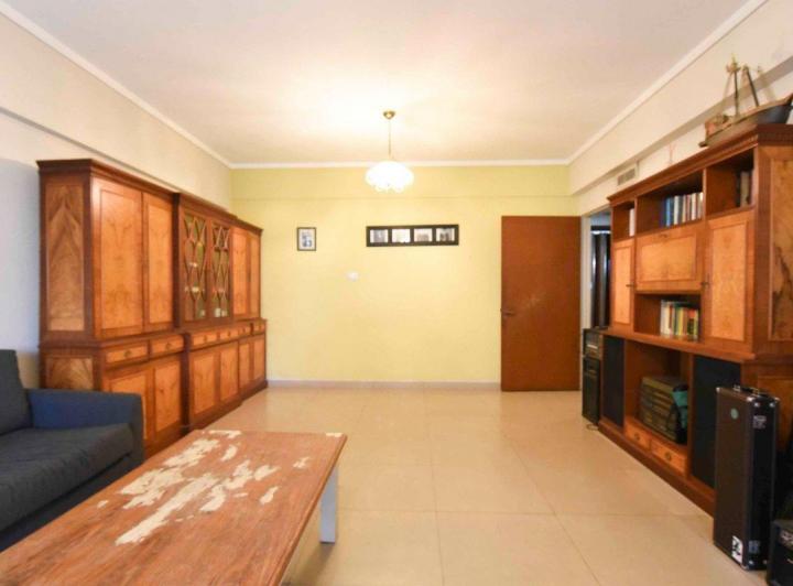 Casa 5 amb.c/dep.Cocheras, jardín.Local. Balvanera 2