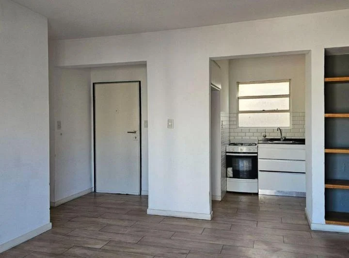 ALQUILER DEPARTAMENTO 3 AMBIENTES C/BALCON FLORES 3