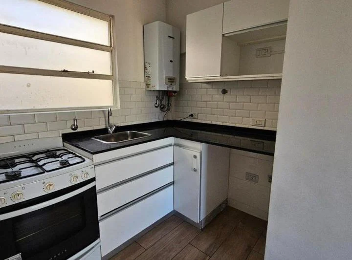 ALQUILER DEPARTAMENTO 3 AMBIENTES C/BALCON FLORES 5