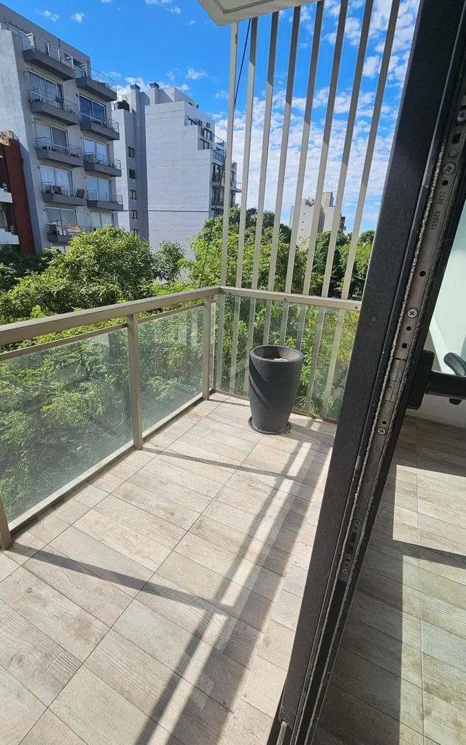 Venta Monoambiente a estrenar con balcón al frente 2