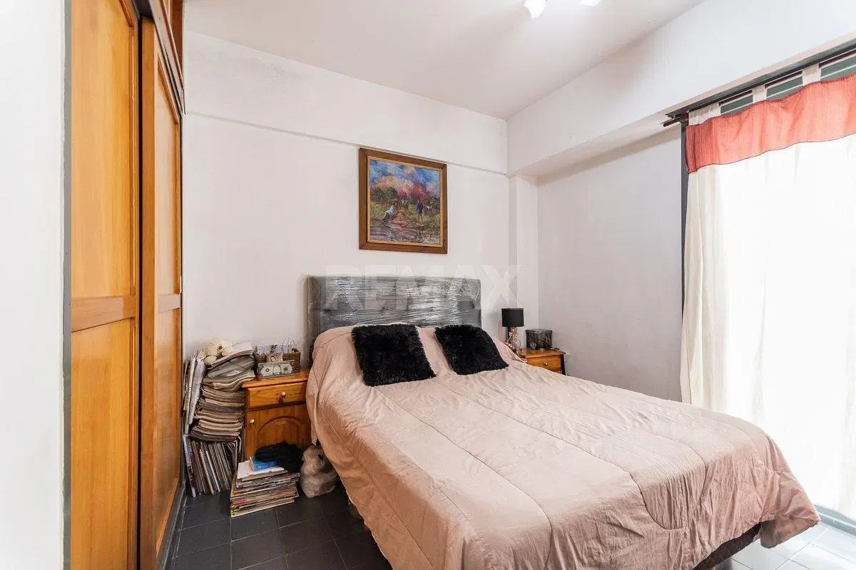VENTA 2 AMBIENTES EN  ZONA ESTRATÉGICA DE FLORES 3