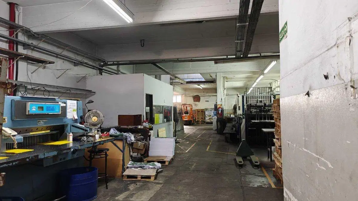 VENTA Depósito/ Galpón en Mataderos + 1300m2 cub 3