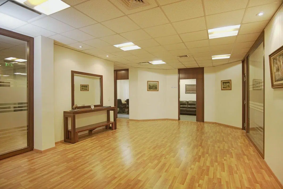 ALQUILER IMPECABLE OFICINA AMOBLADO C/PATIO 526m2 4