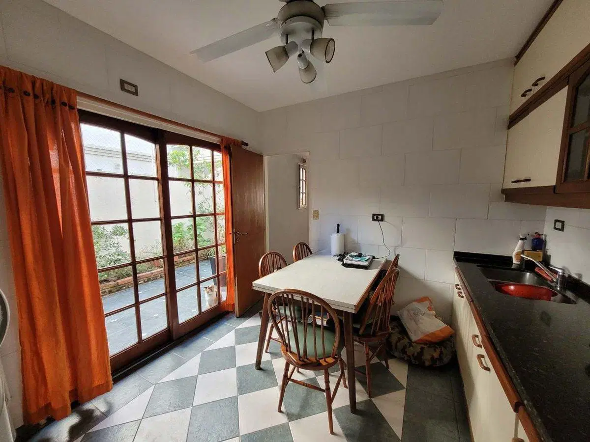 Hermosa Casa Triplex en venta en Villa Gral. Mitre 2
