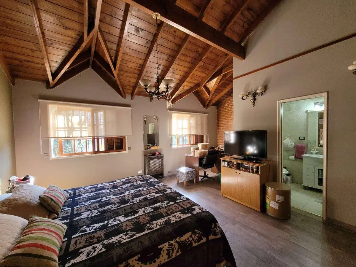 Hermosa Casa Triplex en venta en Villa Gral. Mitre 4