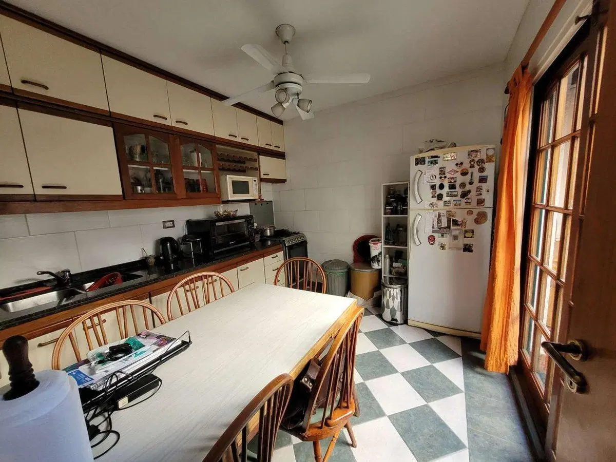Hermosa Casa Triplex en venta en Villa Gral. Mitre 5
