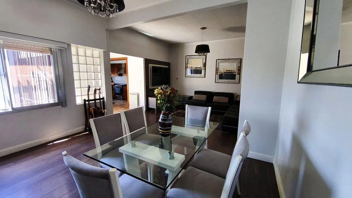 VENTA CASA IMPECABLE 3 AMB MAS GALPON EN LANUS 4