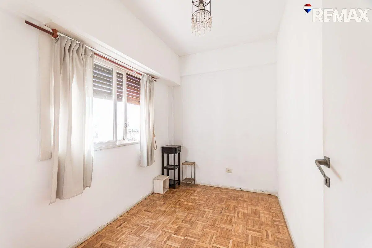 VENTA DEPARTAMENTO 4 AMB CON BALCON- FLORES 4