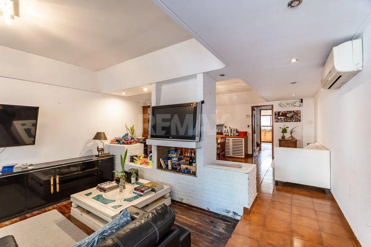 VENTA CASA 6 AMB JARDIN-PILETA-COCHERA- VILLA REAL 4