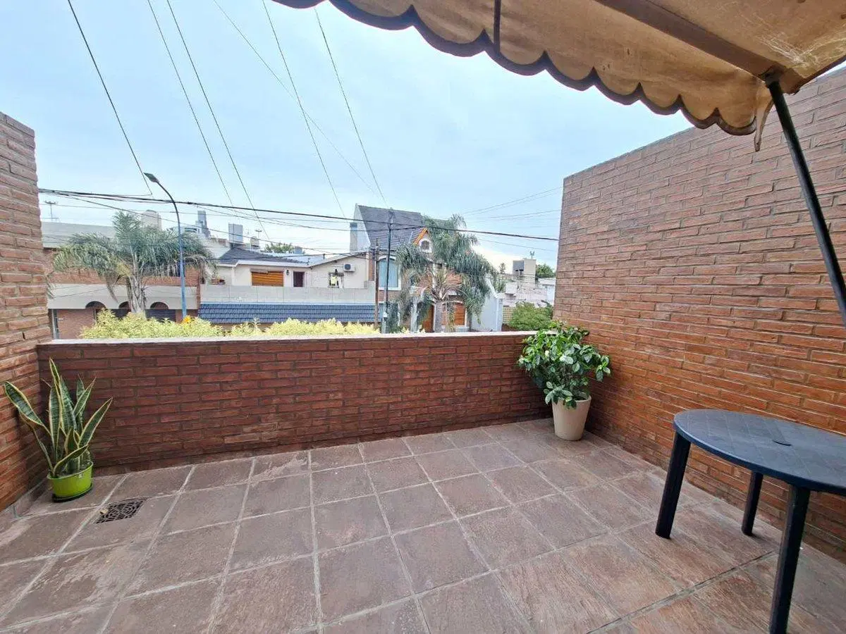 CASA TRIPLEX 5 AMBIENTES BARRIO NAÓN- MATADEROS 5