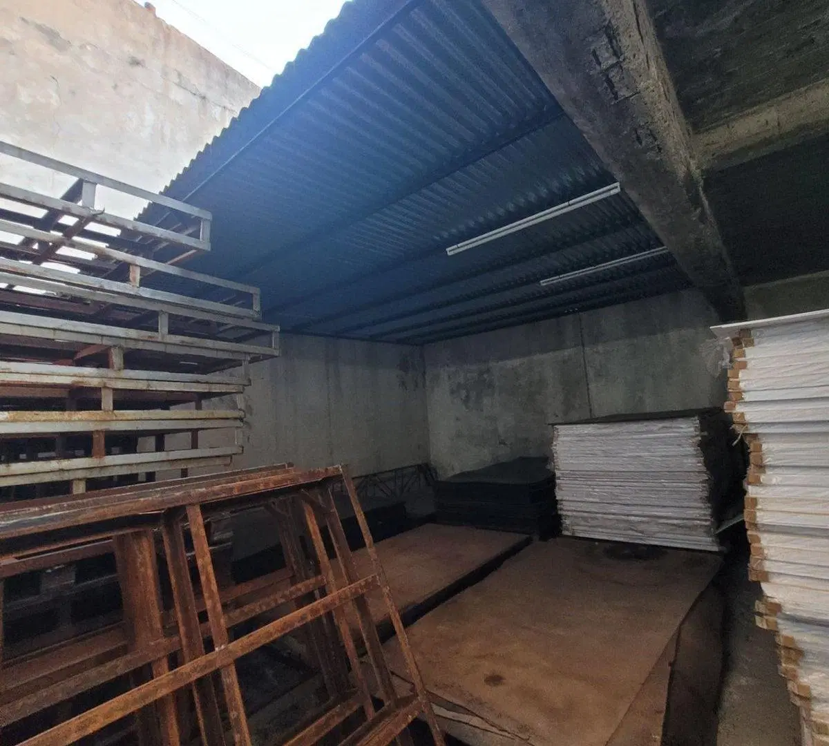 Garage c/8 cocheras cubier.Comercial.San Cristobal 2