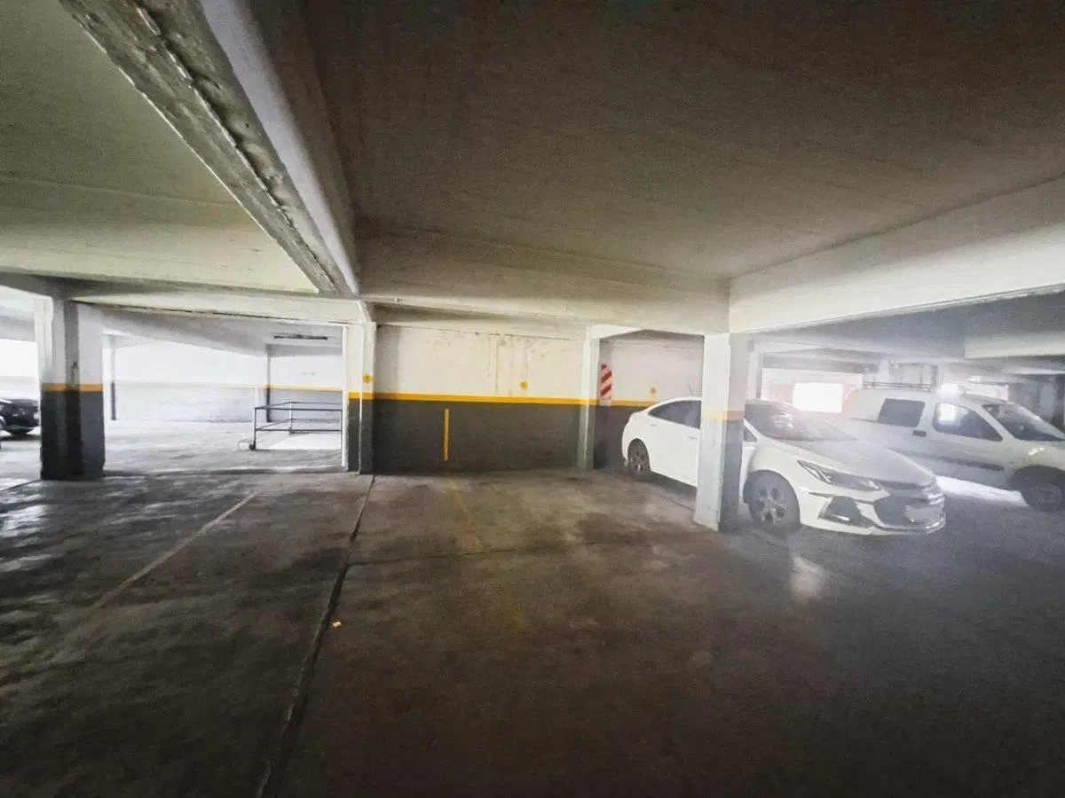 VENTA COCHERA en Av. Carabobo 500¡Ideal Camioneta! 3