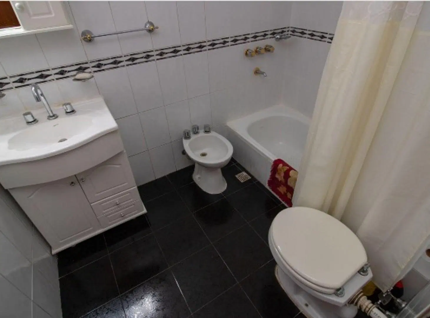Venta Monoambiente divisible c/ balcón y cocin ind 5