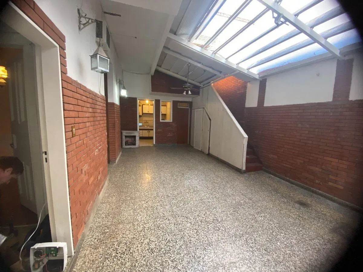 VENTA CASA 4 AMB.COCHERA LOTE PROPIO P. AVELLANEDA 4