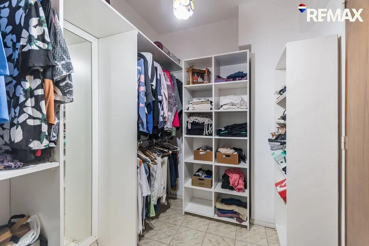 VENTA PISO 4 AMB C/DEP, BALCON, COCHERA EN FLORES 4