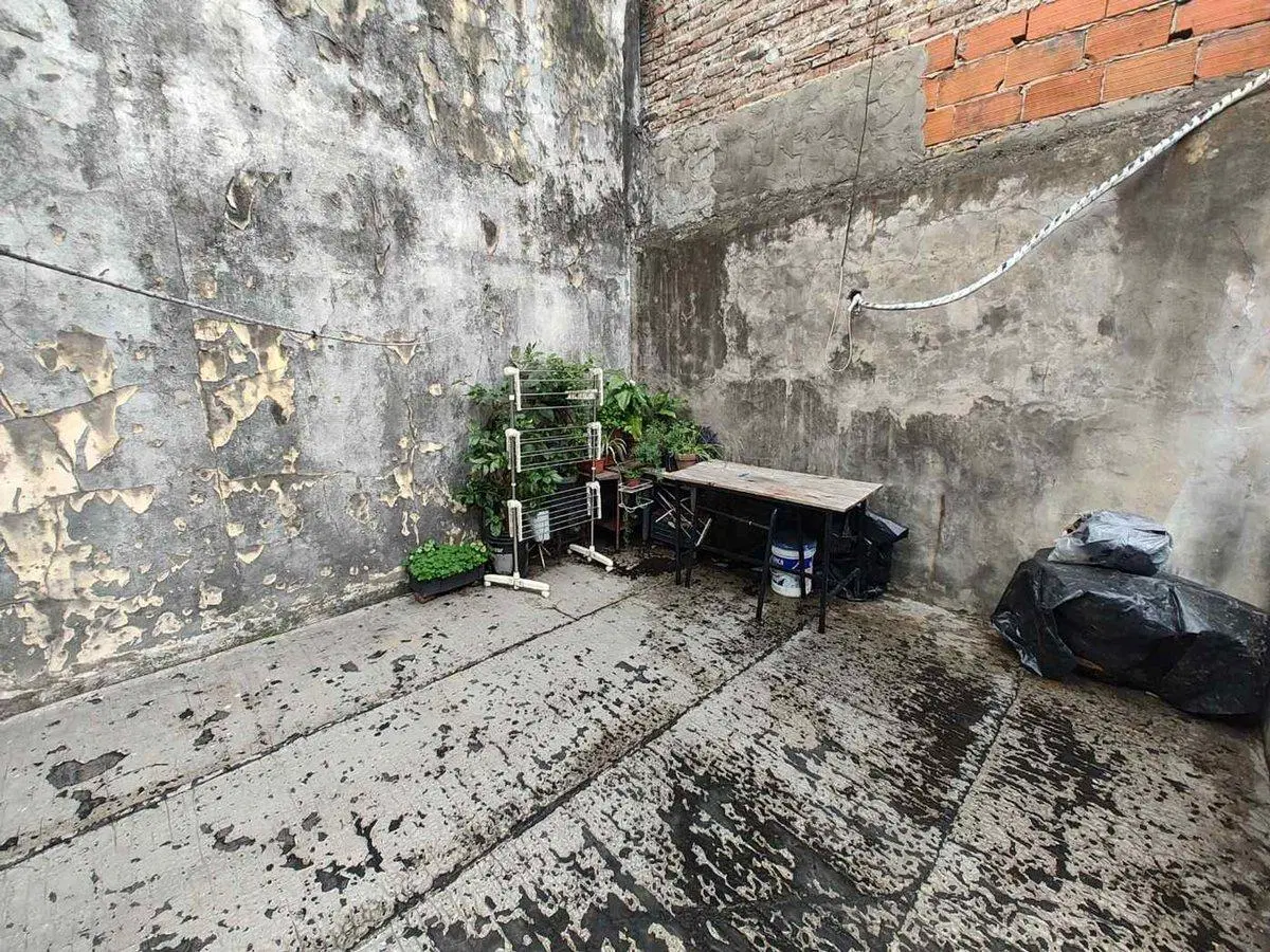 Casa a reciclar c/ terraza y garaje. Constitución. 5