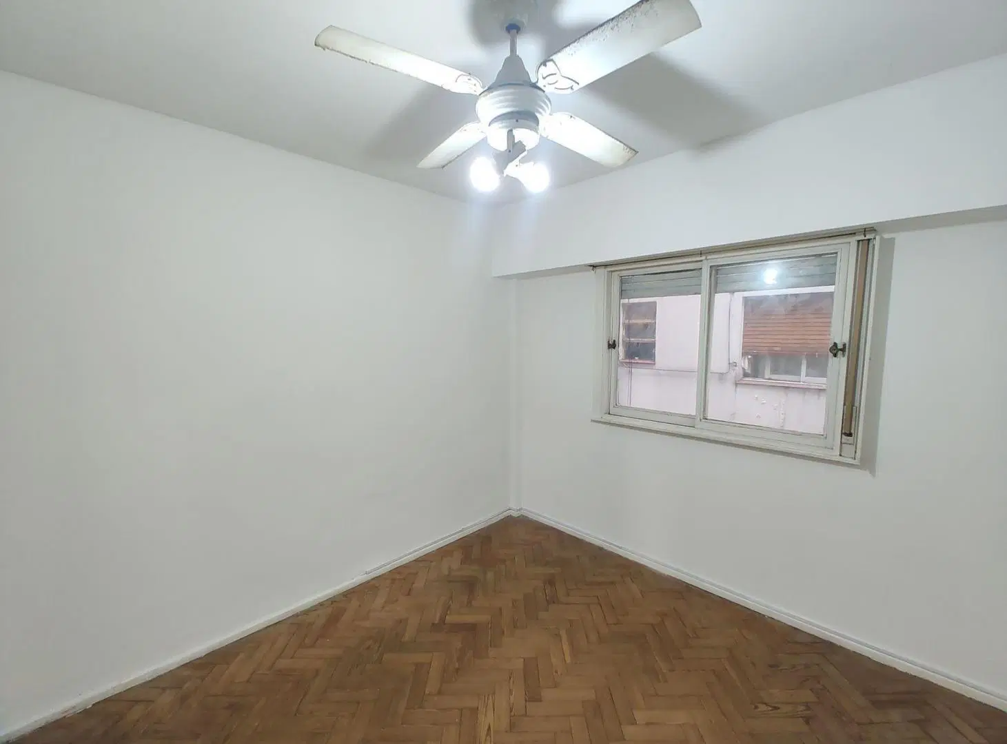 Venta departamento 3 amb con balcón. Caballito. 2
