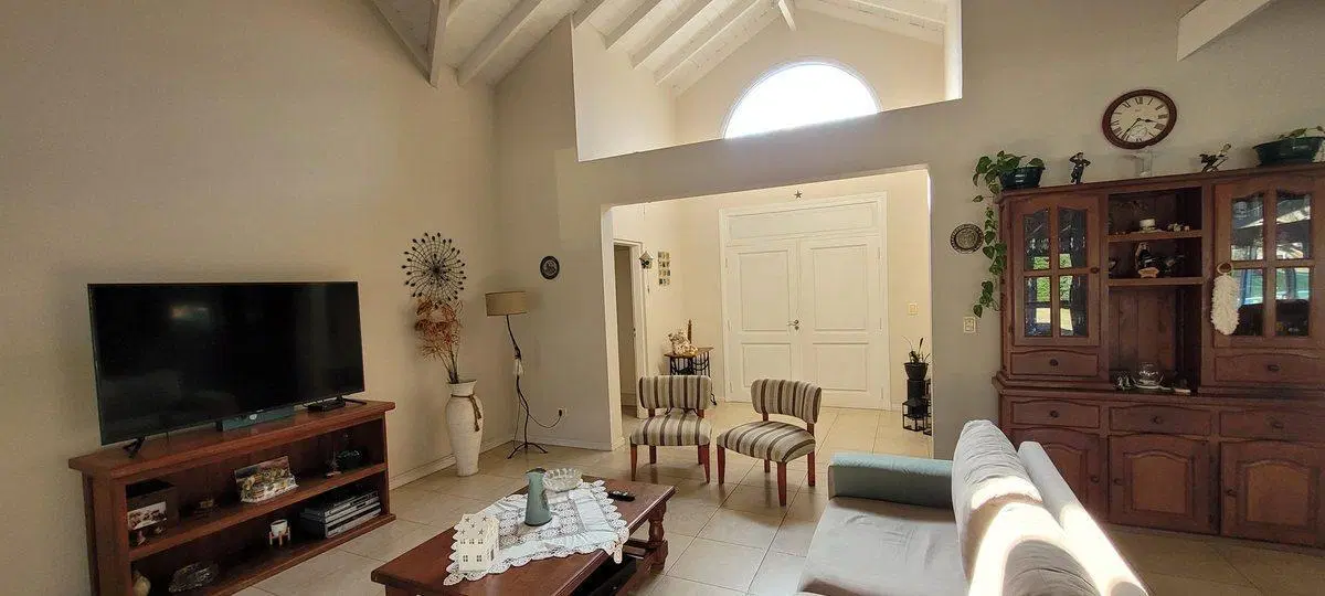 Hermosa casa en venta Barrio del Buen Retiro Pilar 2