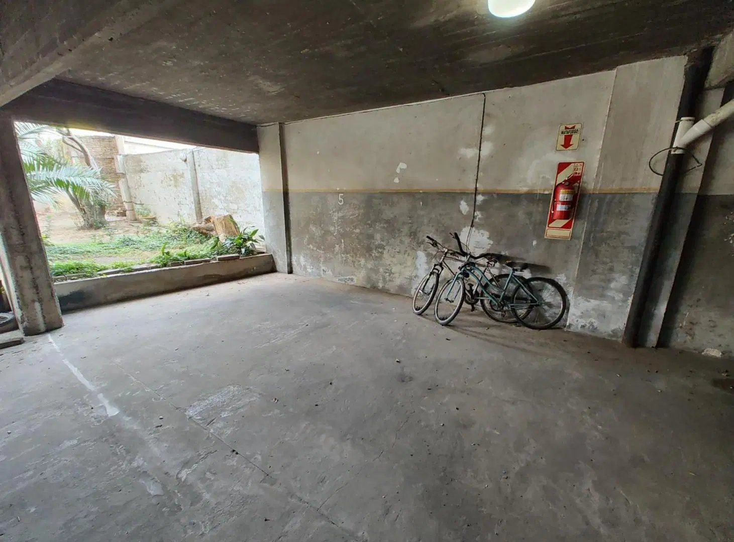 Venta Cochera cubierta en Villa Luro. Inversión. 4